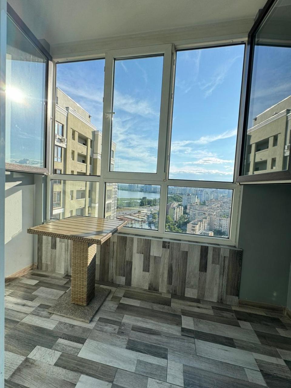Solo Apartment Virmenska Kyiv Exterior photo